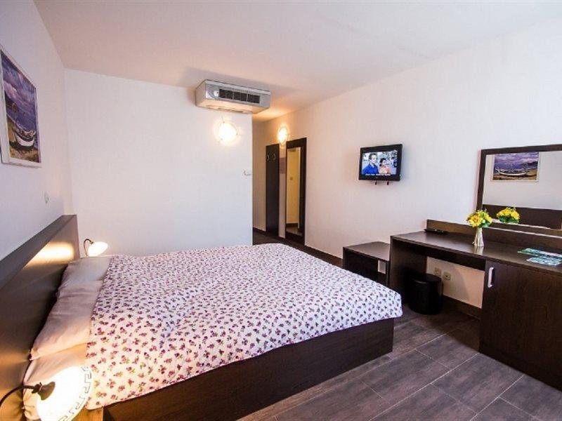 פונאנט Hotel Omorika מראה חיצוני תמונה